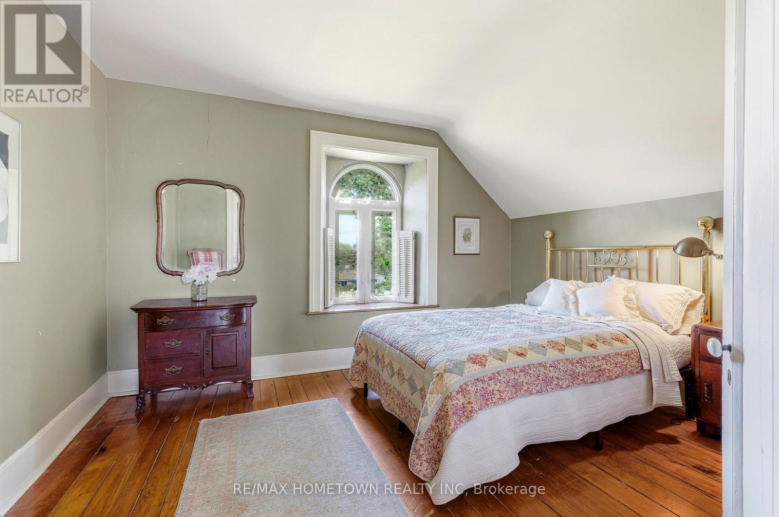 301 NORTH AUGUSTA ROAD - 32