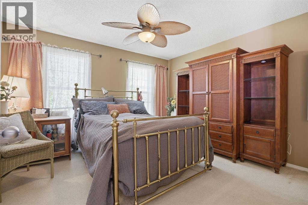 157 Cranberry Square SE - 16