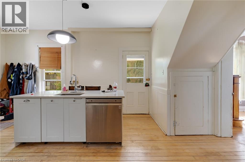 39 ALBERT Street W - Image 13
