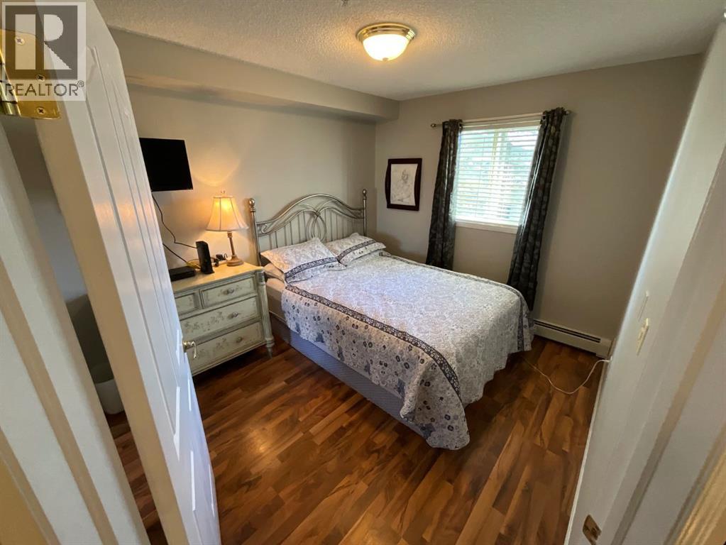 #214 56 Carroll Crescent - 12