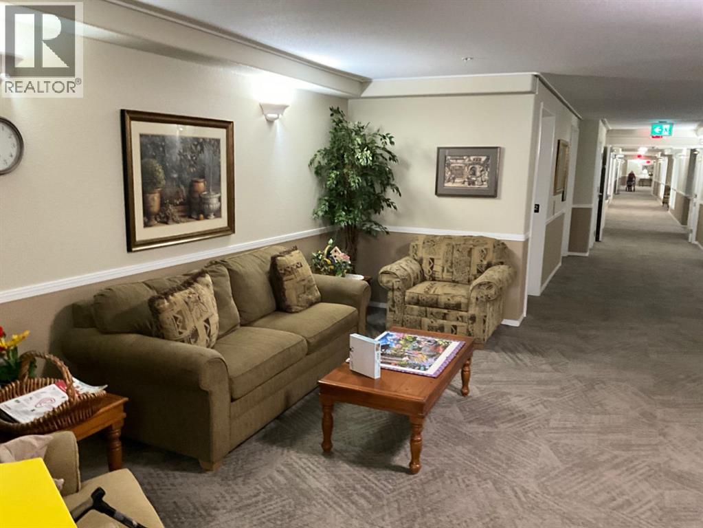 #214 56 Carroll Crescent - 23
