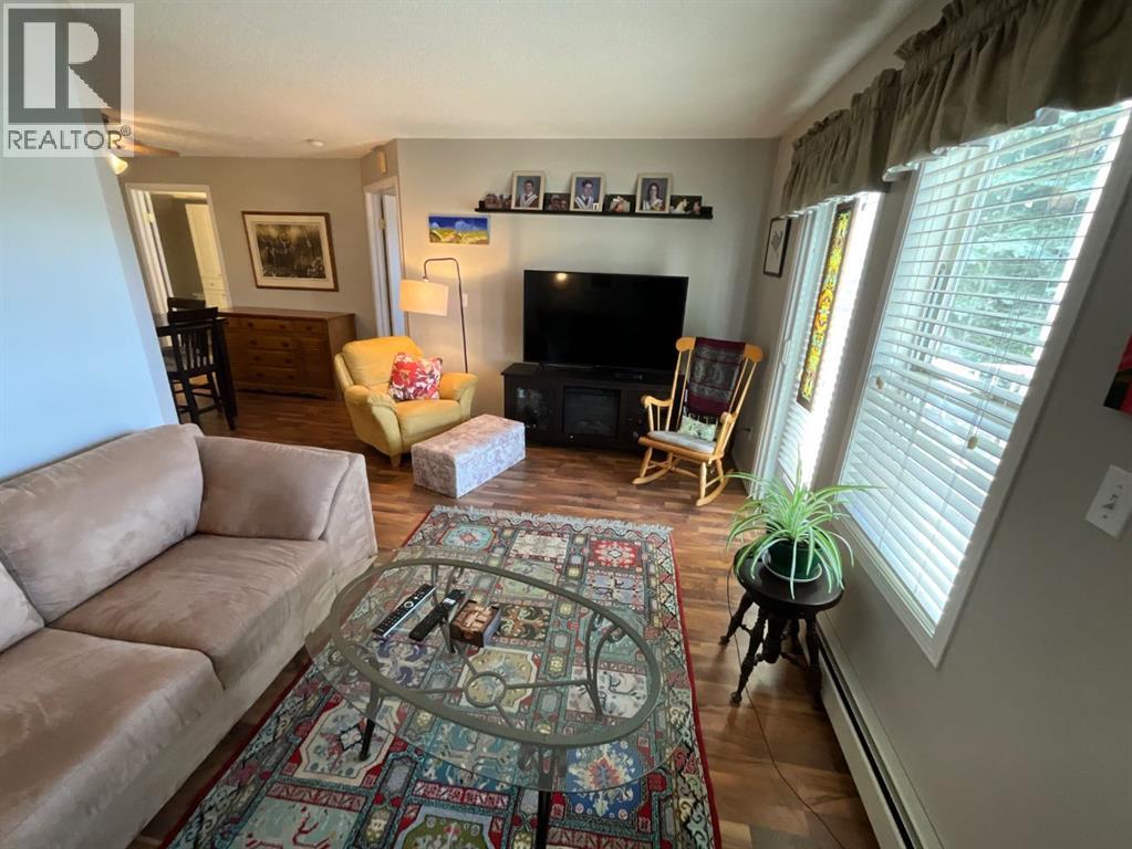 #214 56 Carroll Crescent - 4