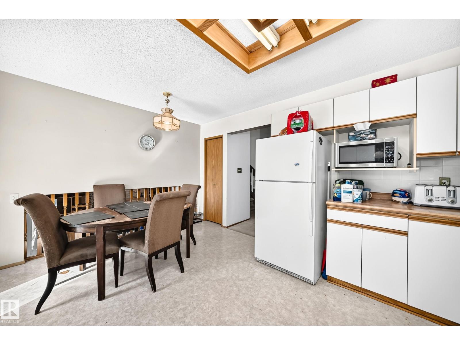 8011 188 ST NW - 11