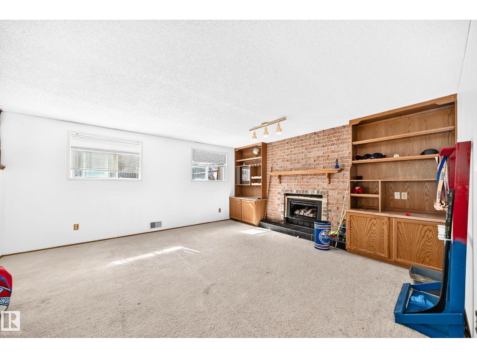 8011 188 ST NW - 21