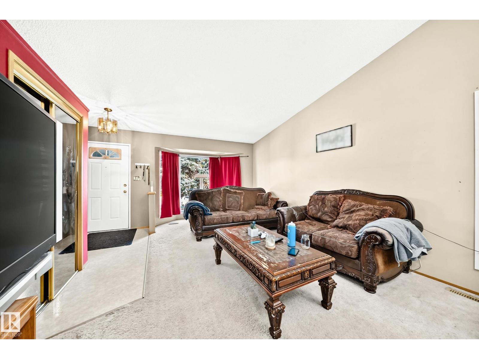 8011 188 ST NW - 5