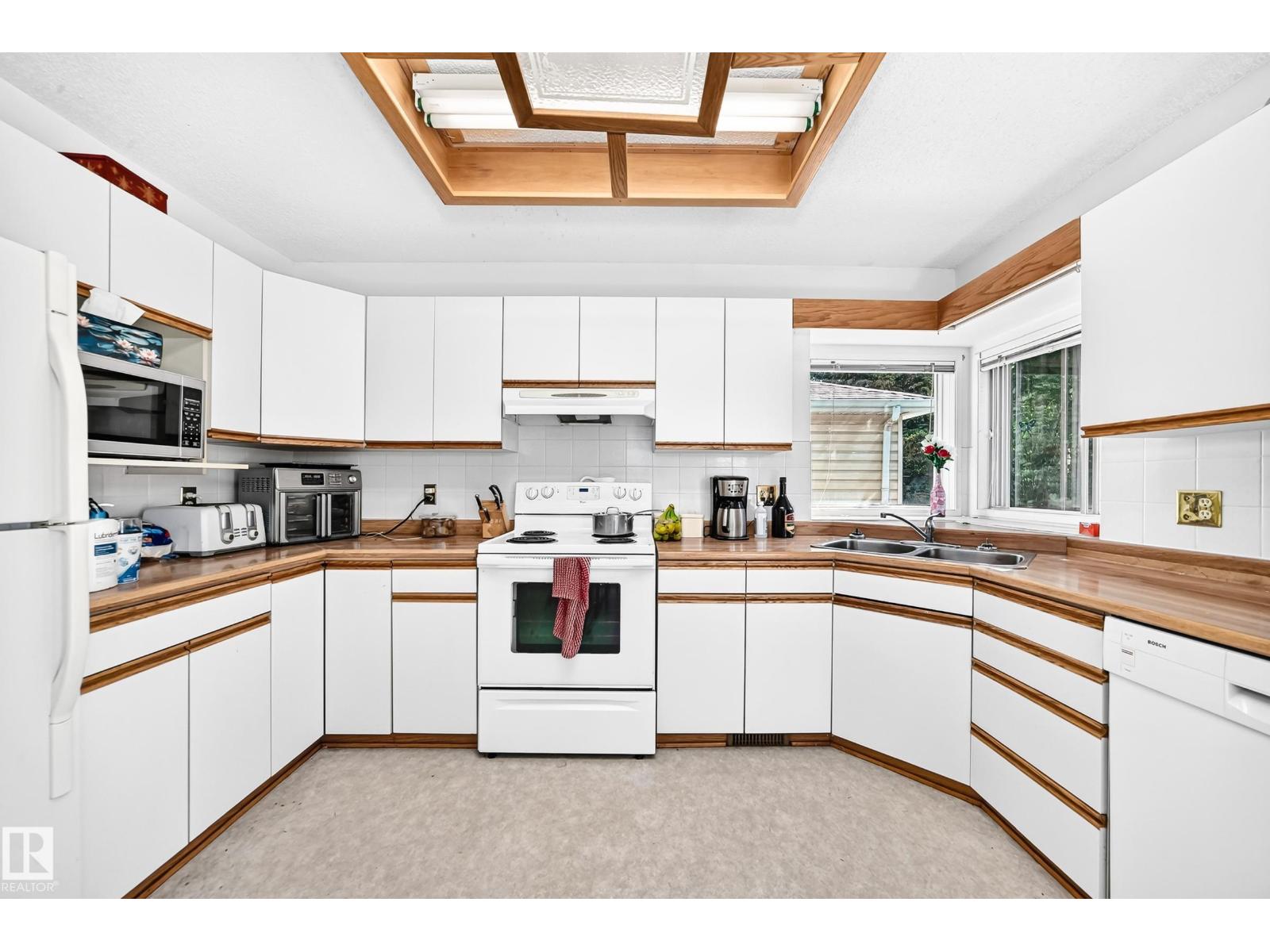 8011 188 ST NW - 9