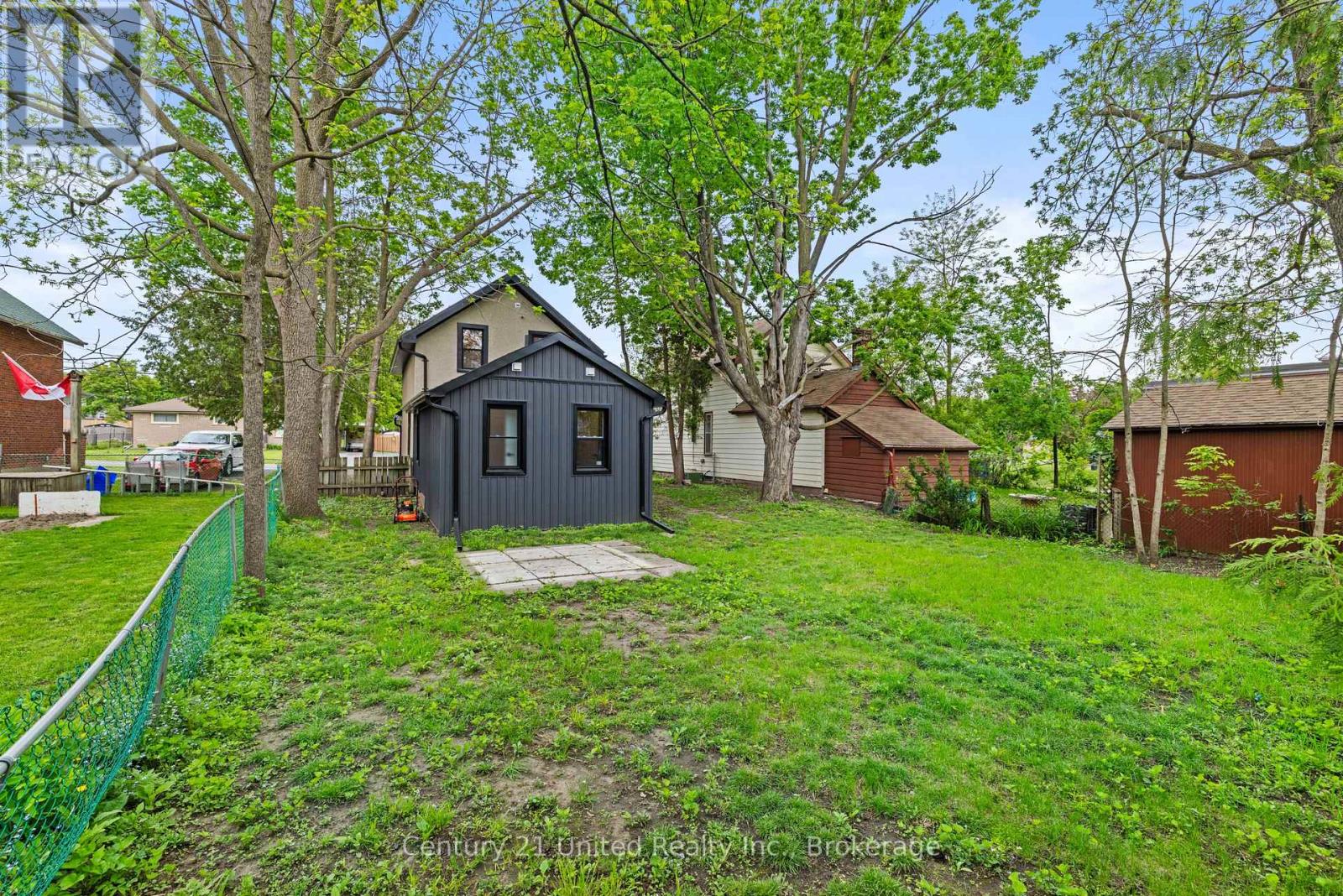 633 ROGERS STREET - 25