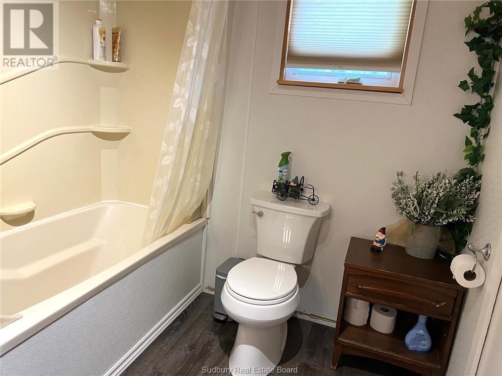 270 Clouthier Road - 21