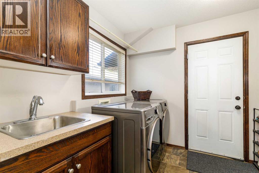 73 Lanterman Close — photo 17