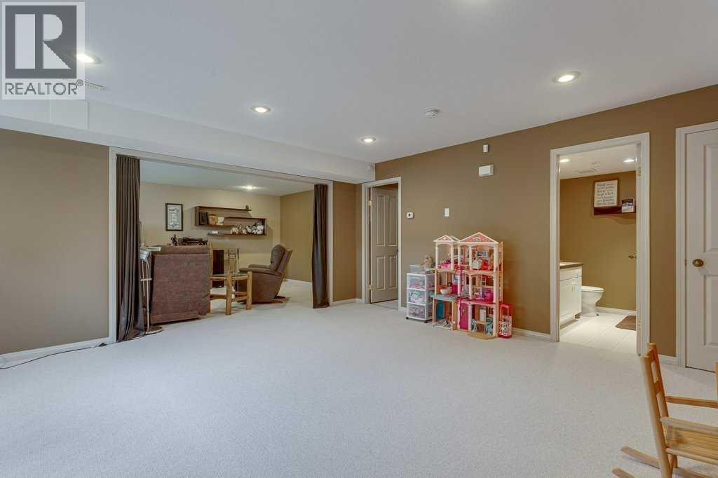 32 Duval Close — photo 29