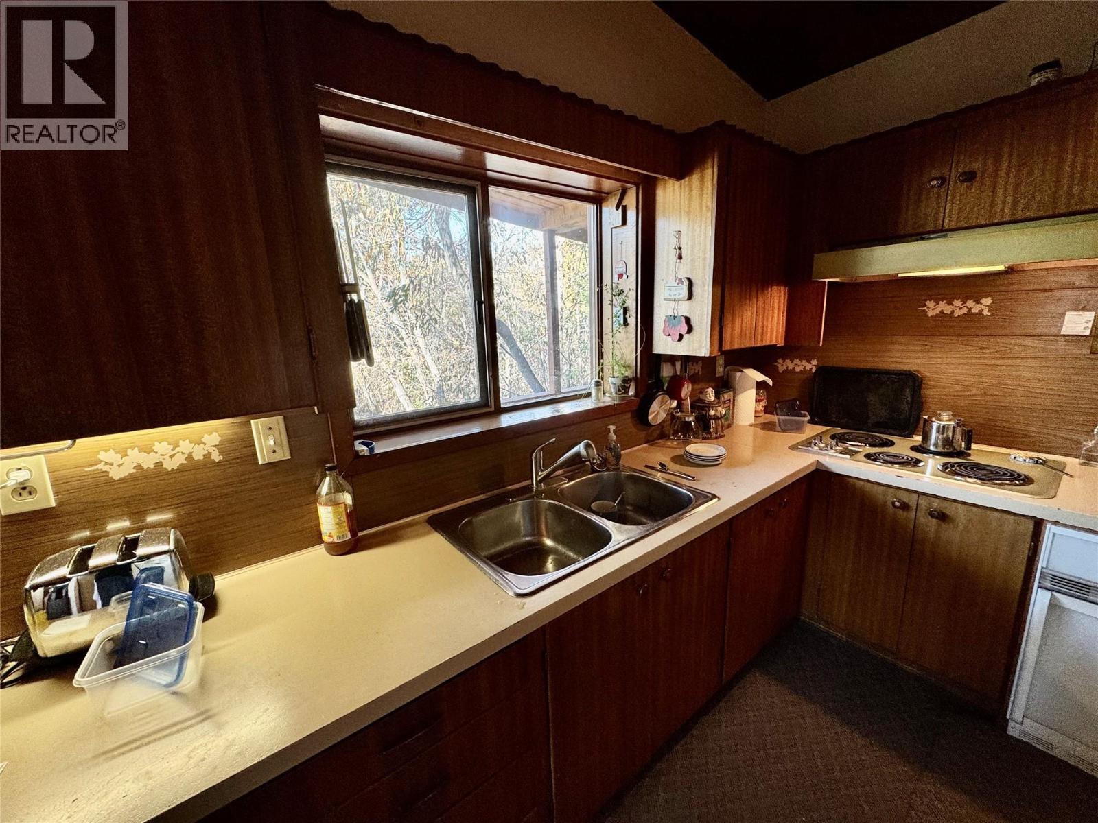 9209 Moffat Avenue - 5