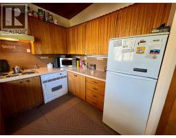 Primary Bedroom - 9209 Moffat Avenue, Wilmer, BC V0A1K5 Photo 6
