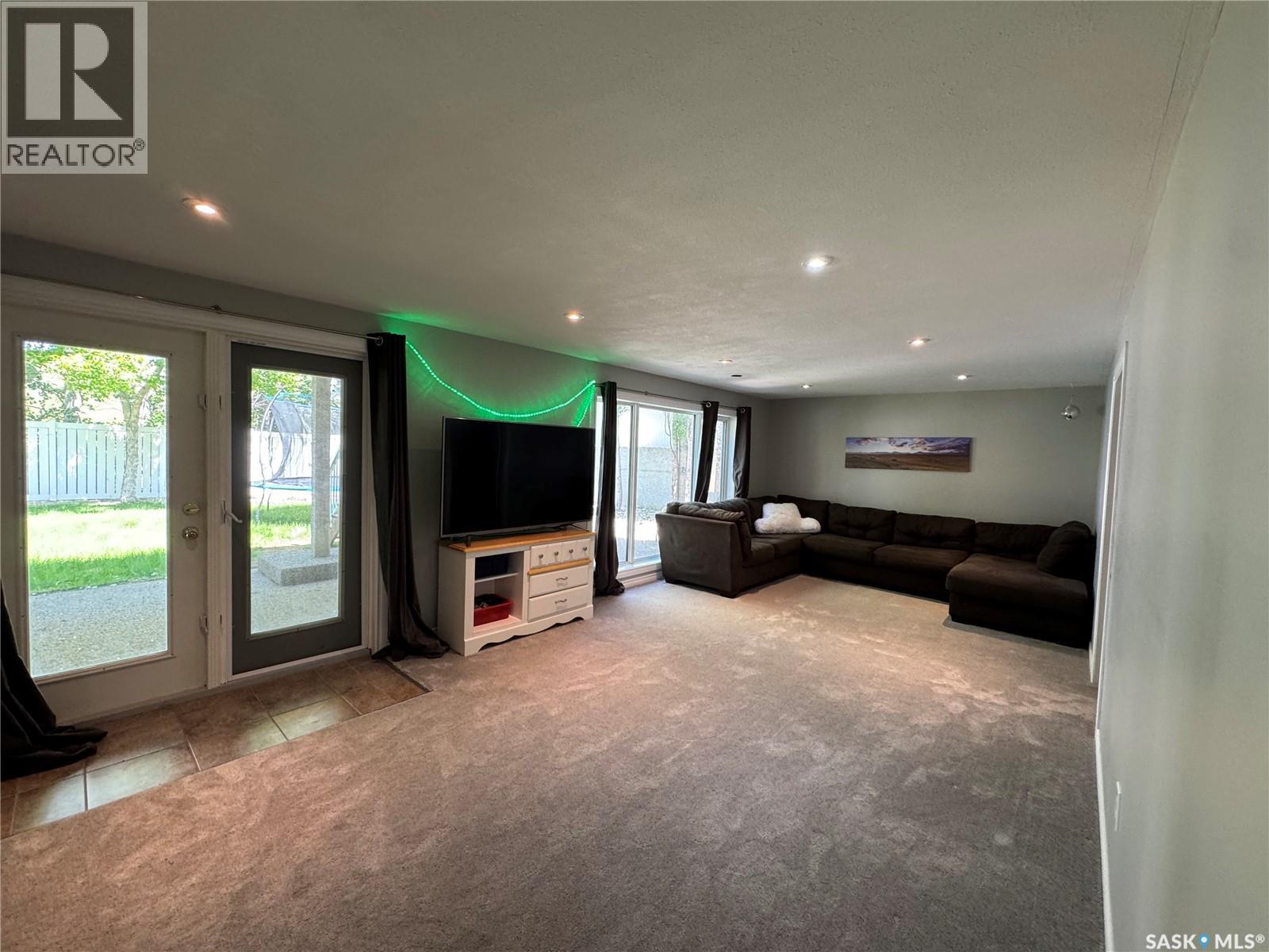 509 Meadow ROAD — photo 35
