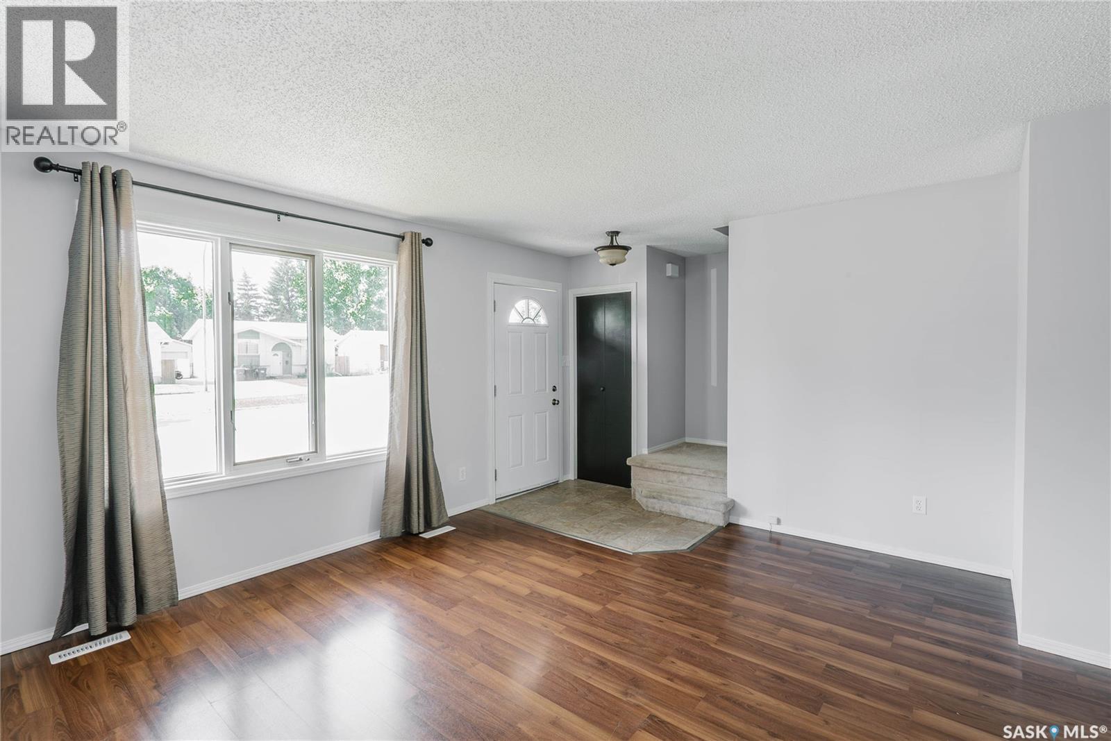 758 Lenore DRIVE - photo 4
