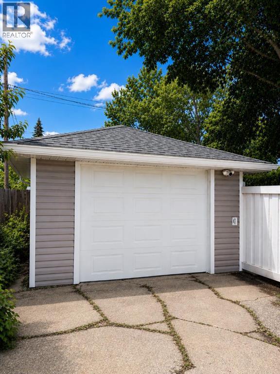 10124 110 Avenue - photo 2