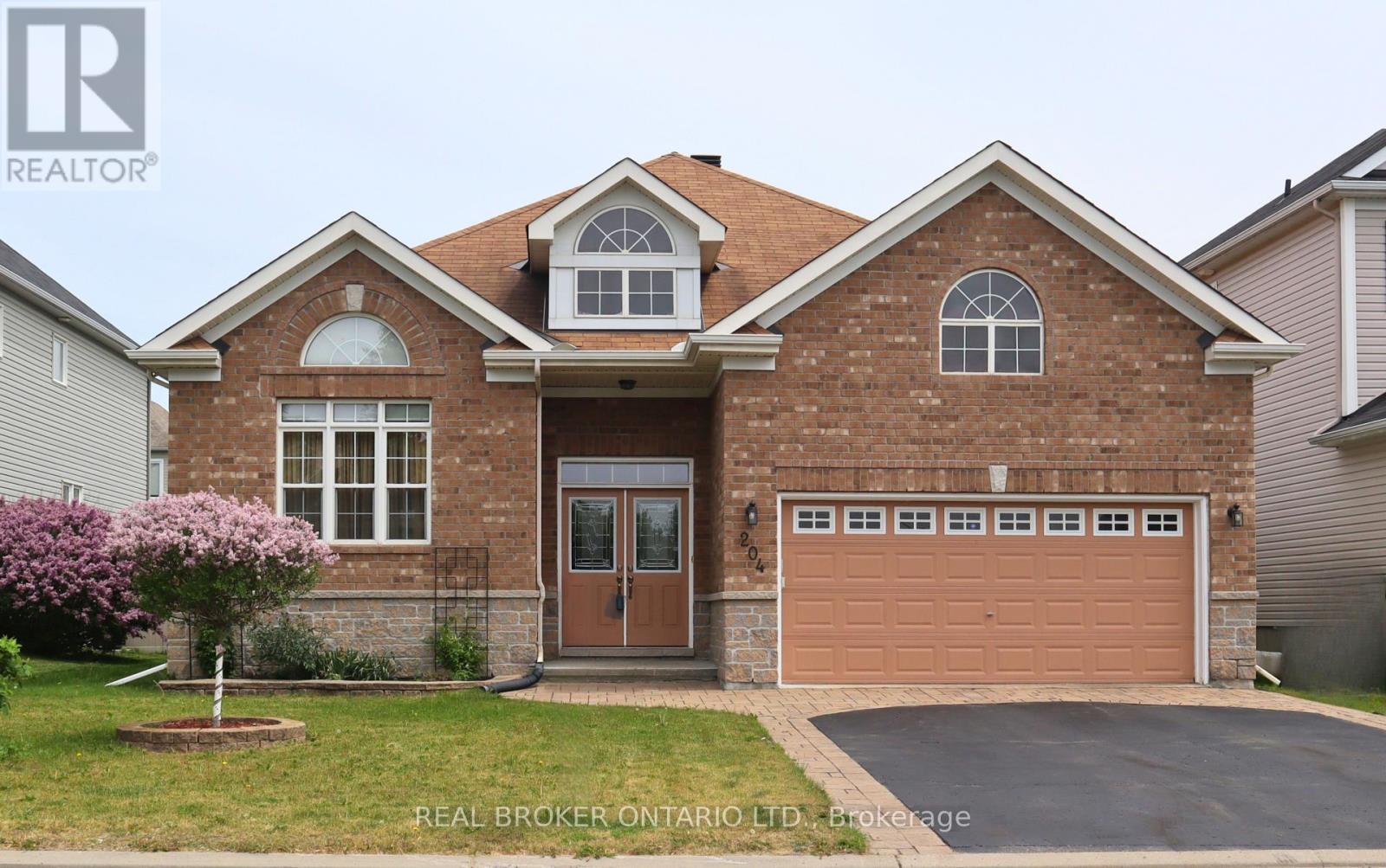 204 HILLPARK HIGH STREET - 1