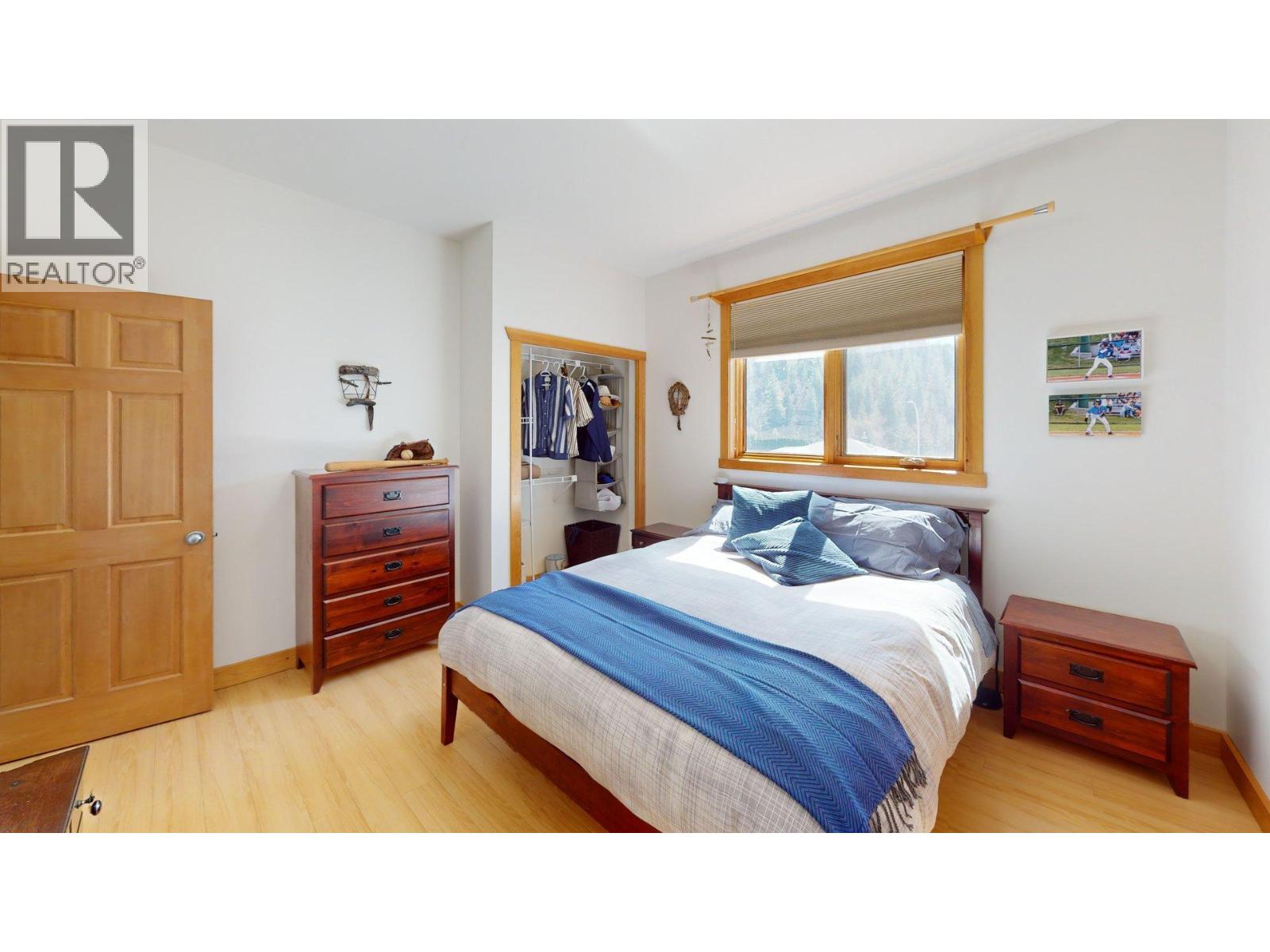 2455 Colin Crescent - 32