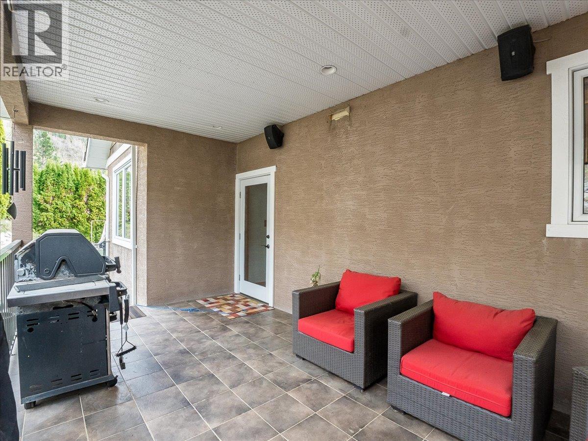 2455 Colin Crescent - 51