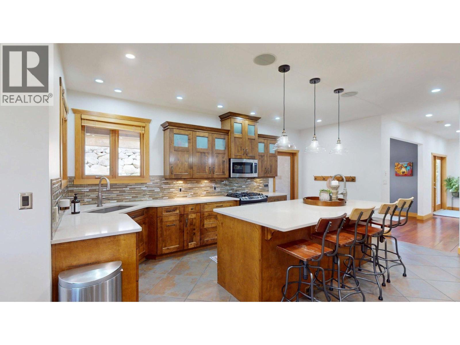 2455 Colin Crescent - 18