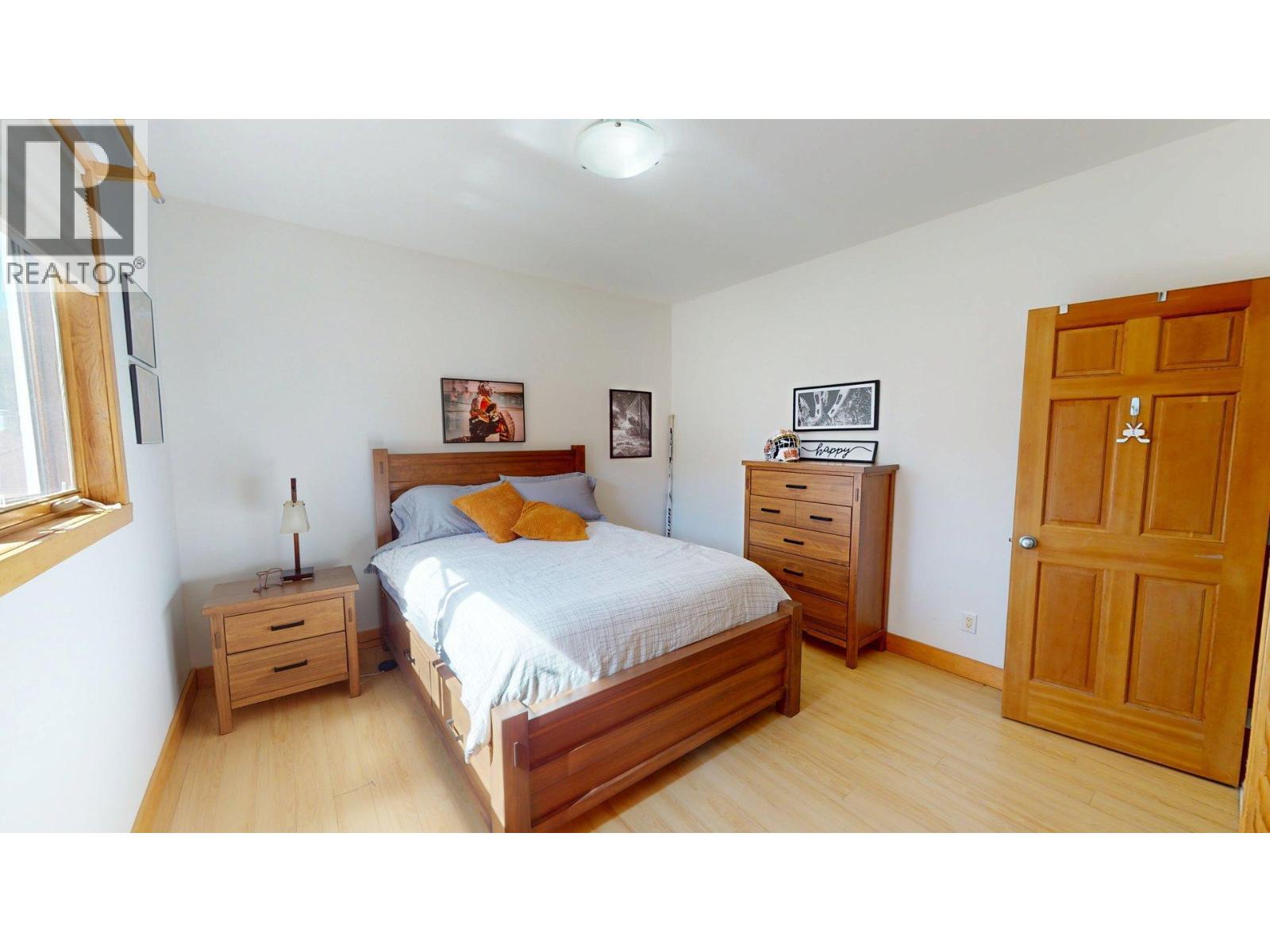 2455 Colin Crescent - 38