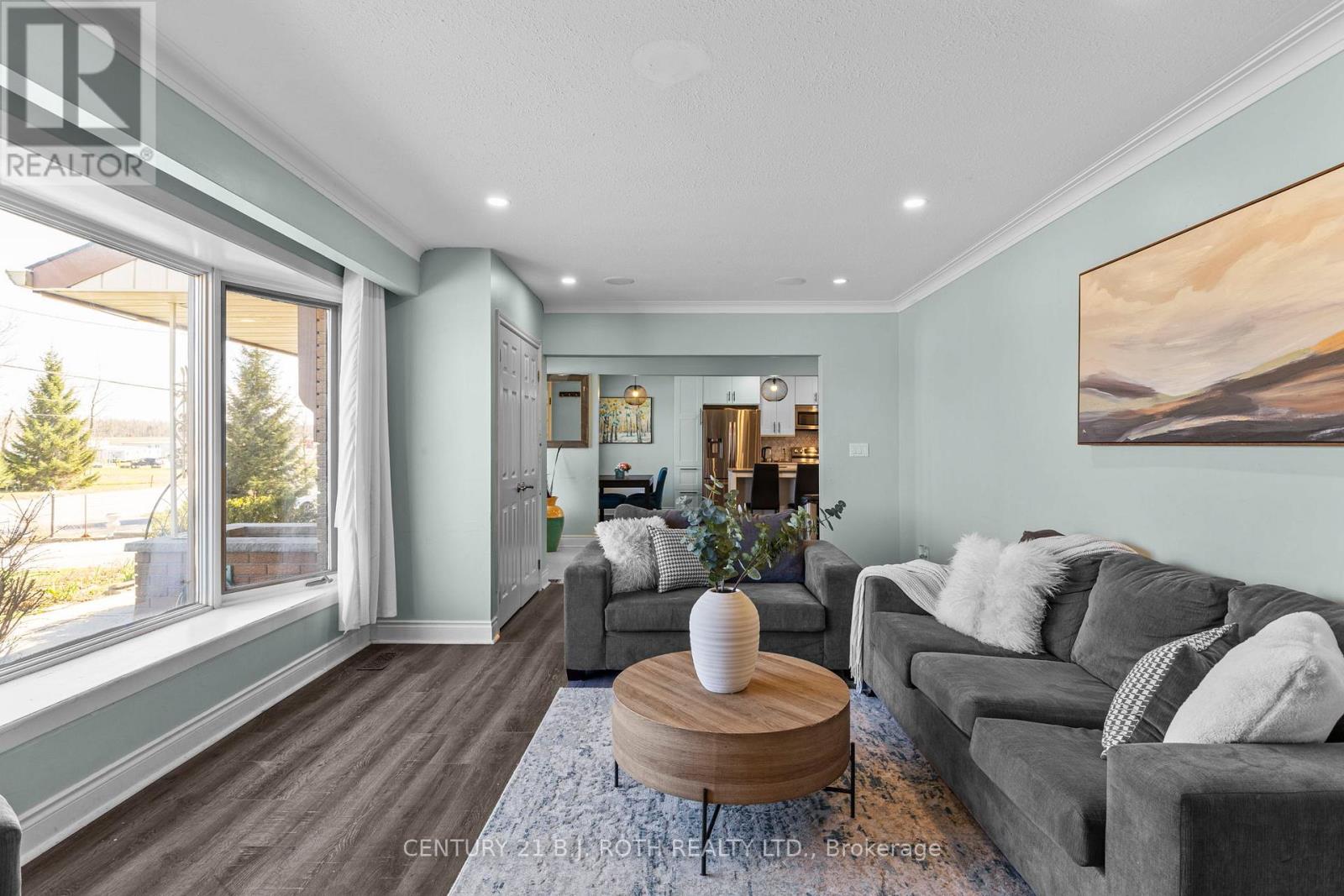 823 ESSA ROAD - 10
