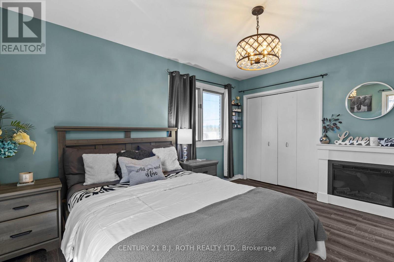 823 ESSA ROAD - 12