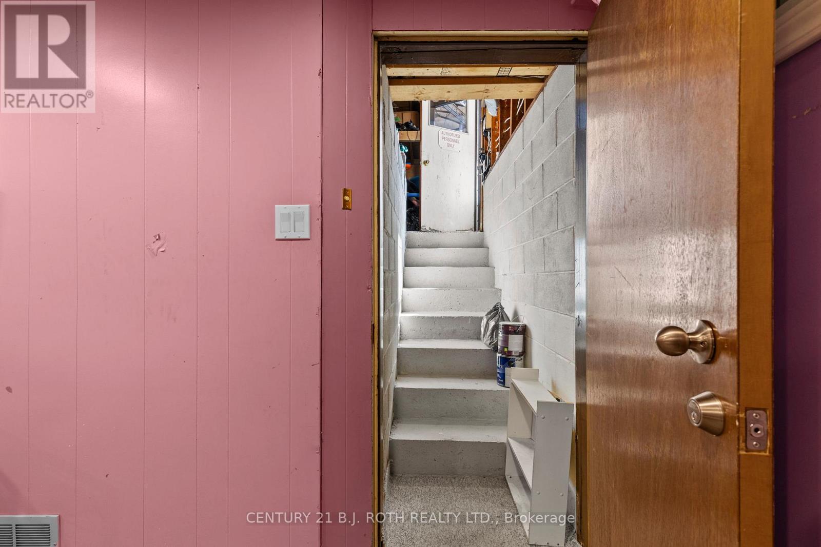823 ESSA ROAD - 16
