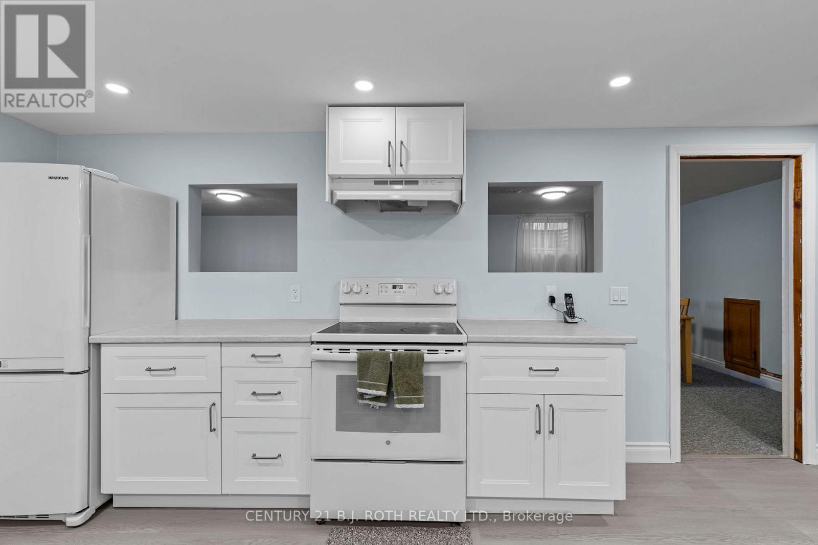 823 ESSA ROAD - 21