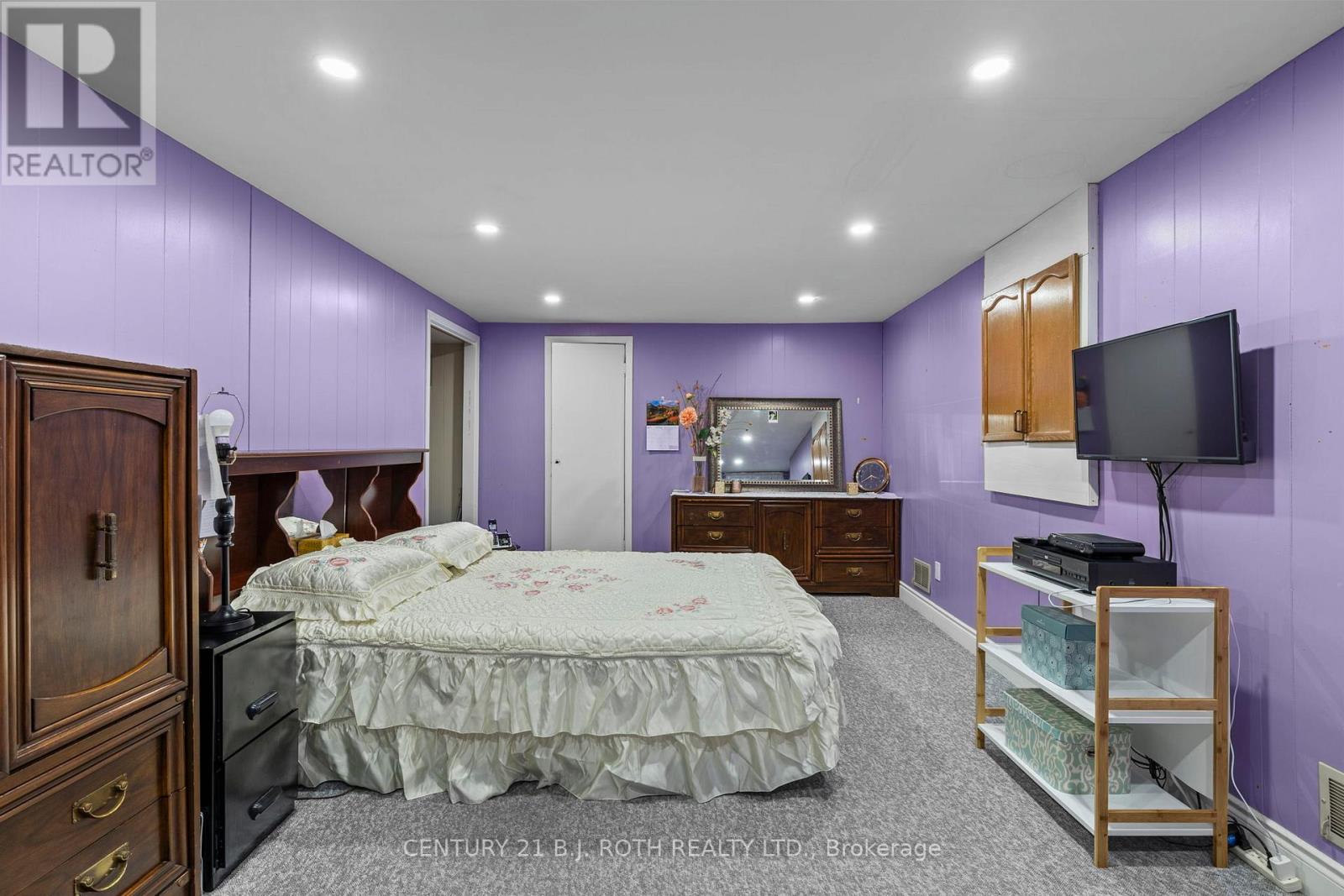 823 ESSA ROAD - 22