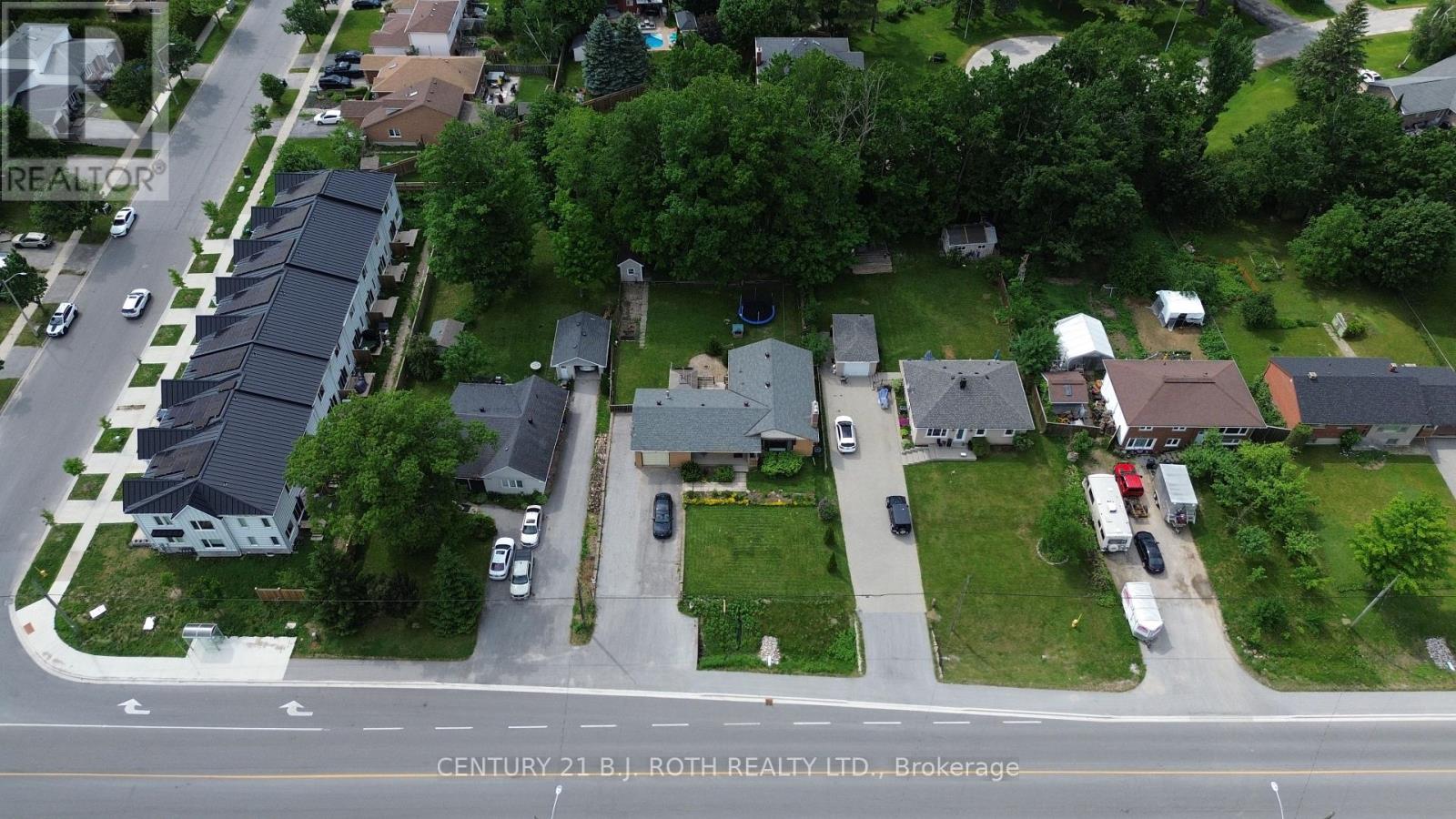 823 ESSA ROAD - 32