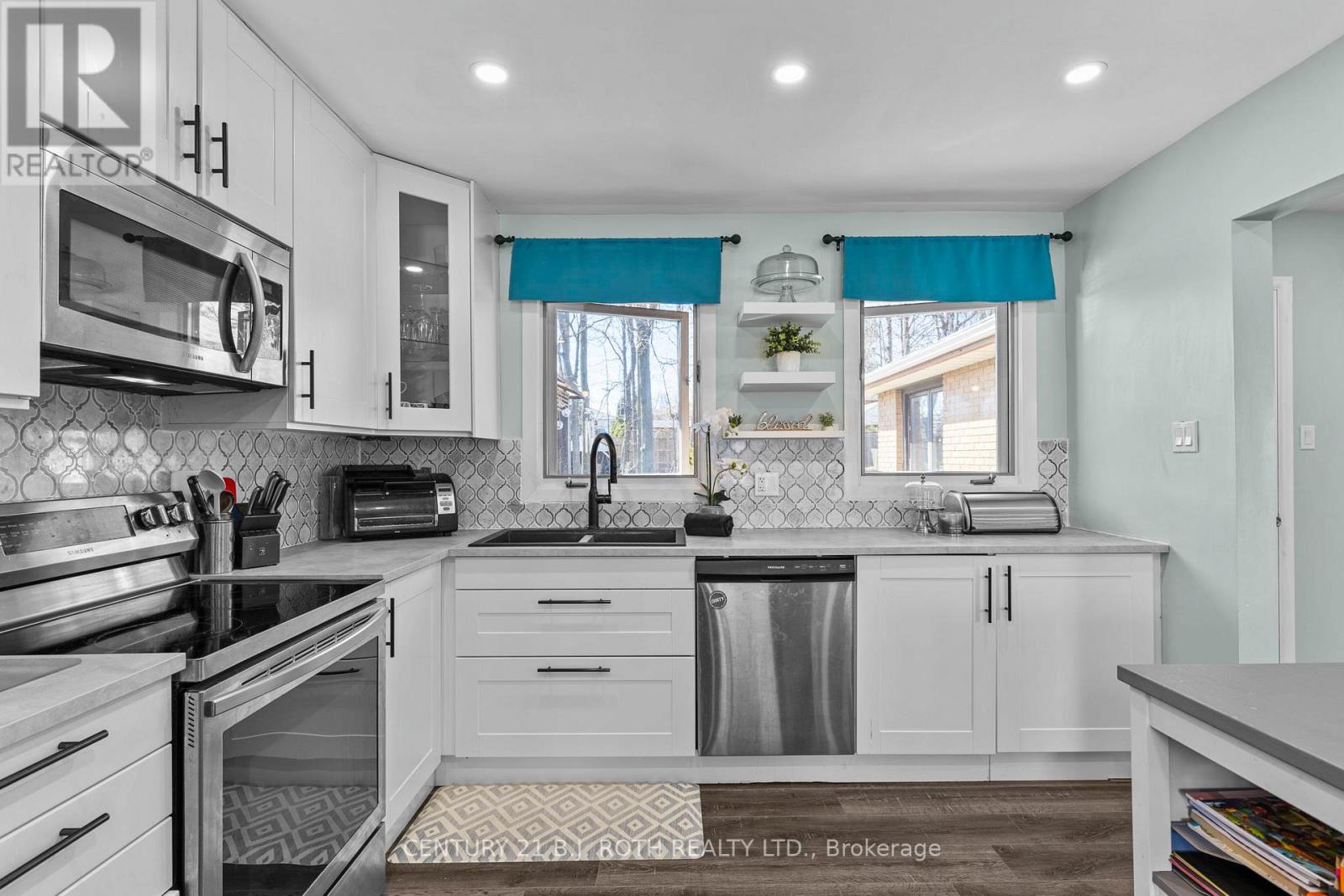 823 ESSA ROAD - 5