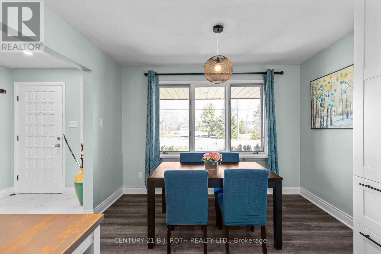 823 ESSA ROAD - 7