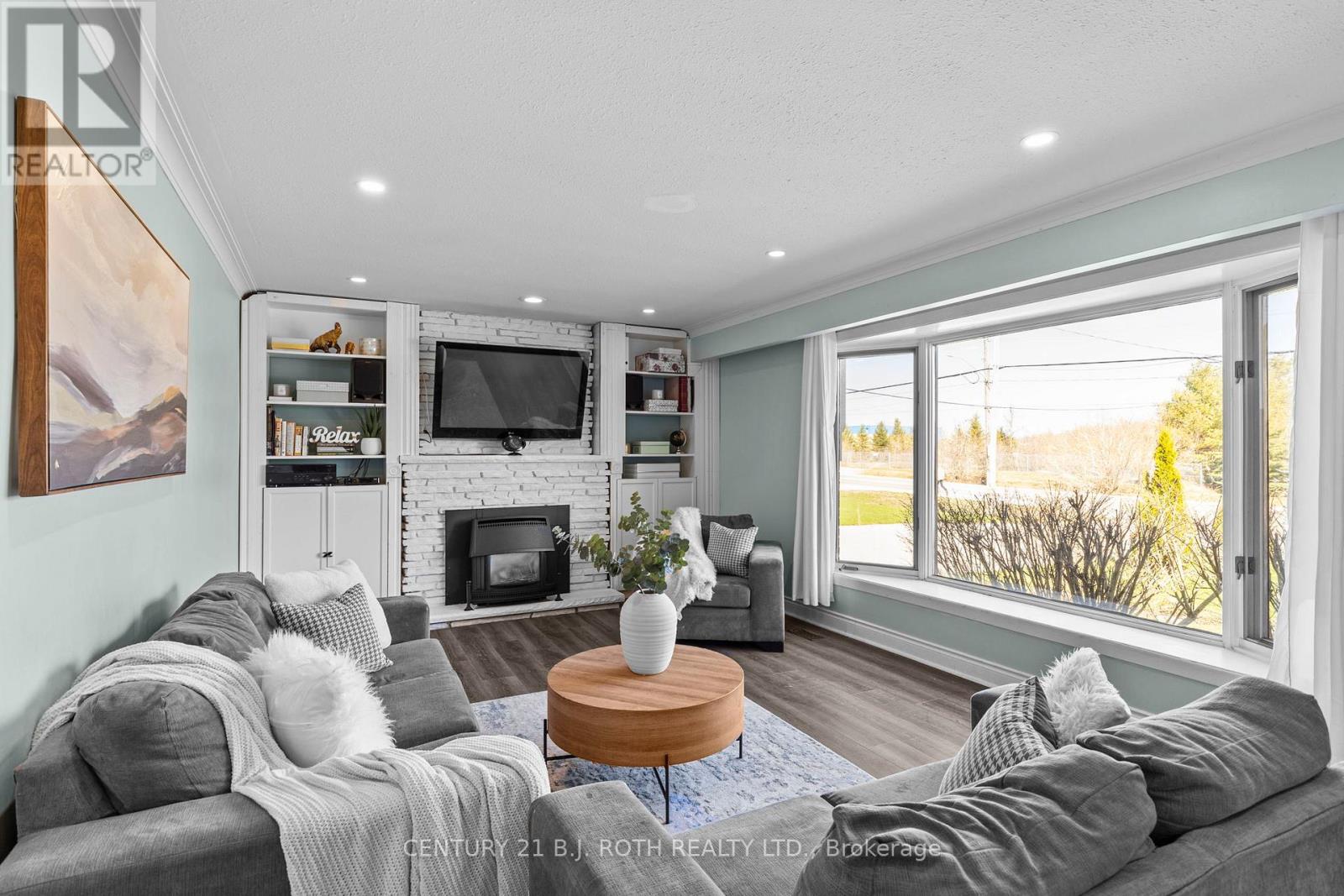 823 ESSA ROAD - 8