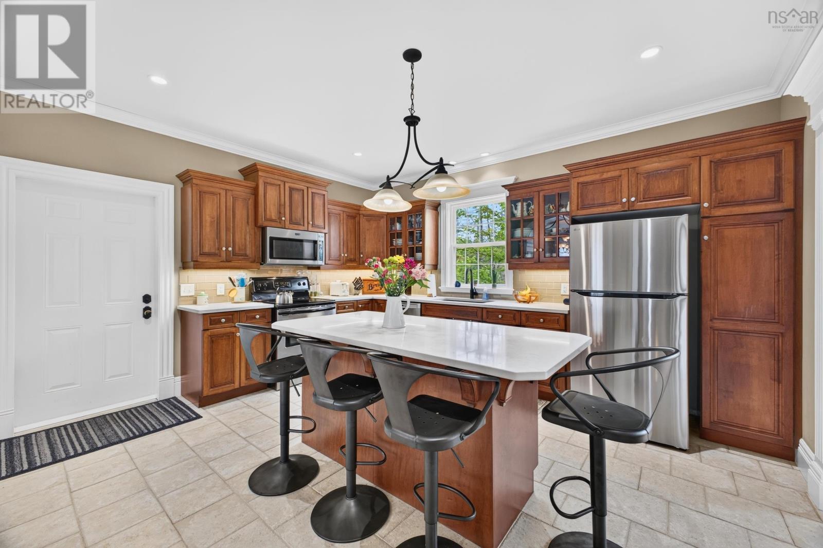Property 7 of 49 of 195 LEXINGTON Drive