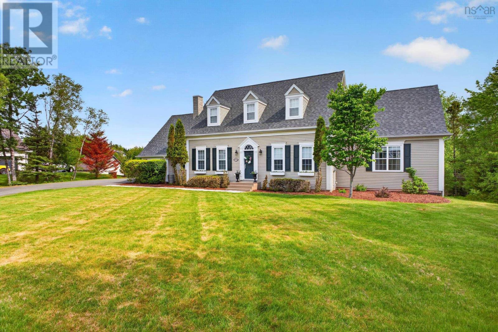 Property photo of 195 LEXINGTON Drive