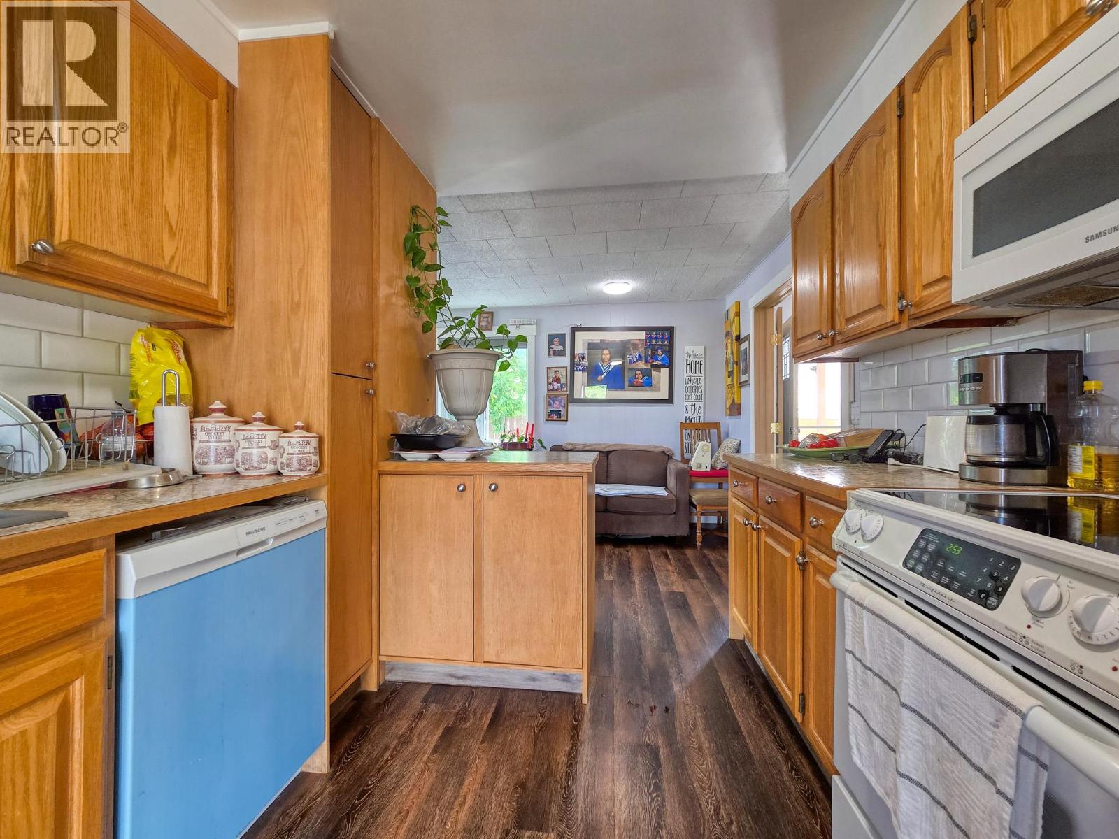 345 PANORAMA Drive - 4