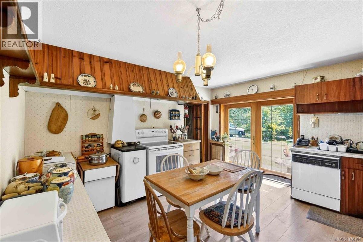 7251 Thompson Rd - Image 11