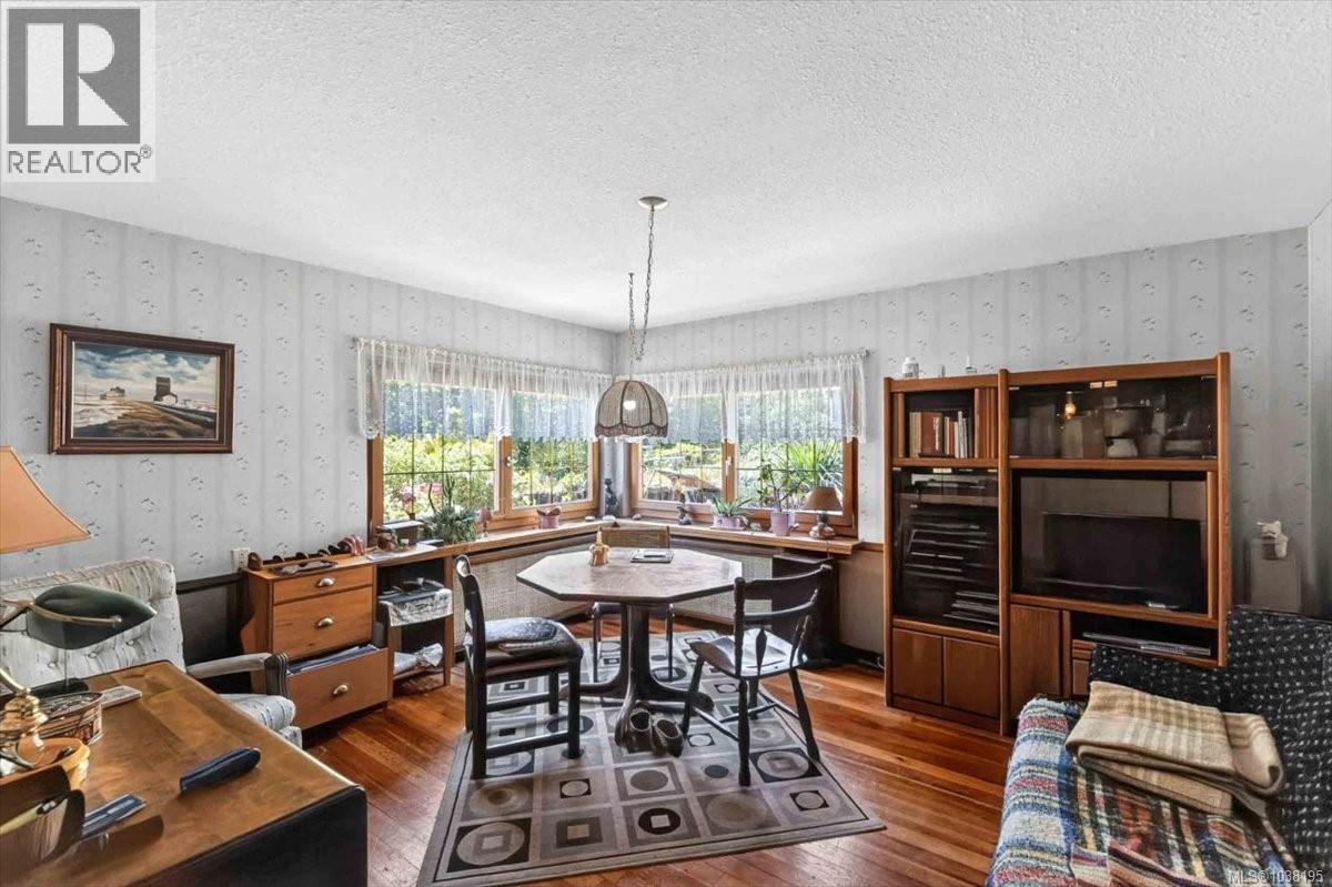 7251 Thompson Rd - Image 16