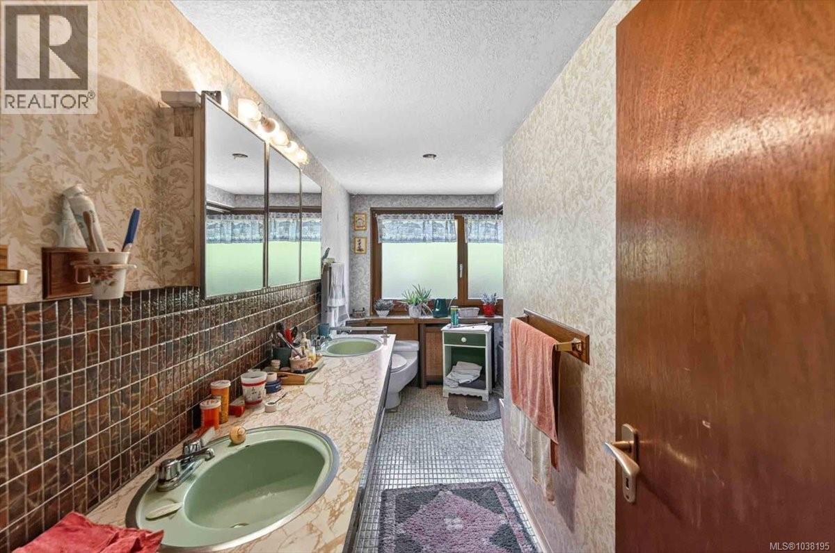 7251 Thompson Rd - 20