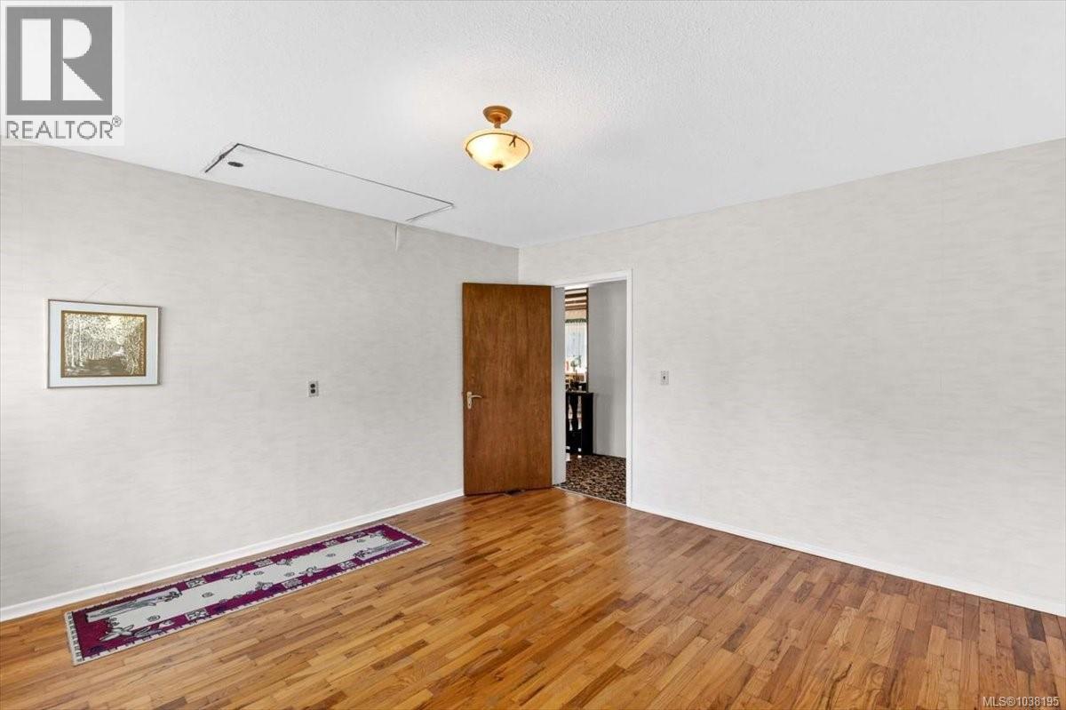 7251 Thompson Rd - Image 38