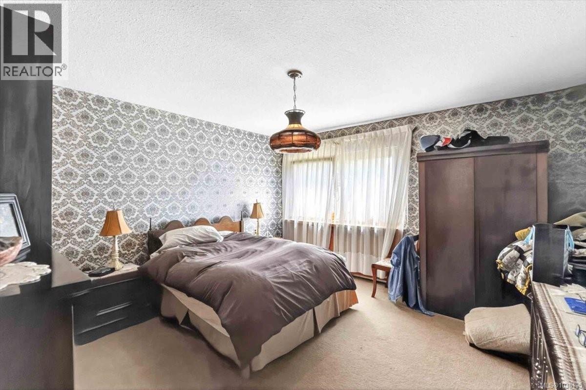 7251 Thompson Rd - Image 39