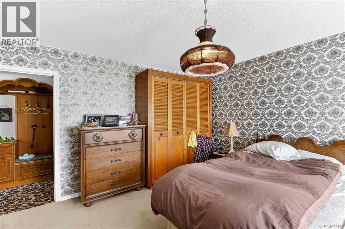 7251 Thompson Rd - 43