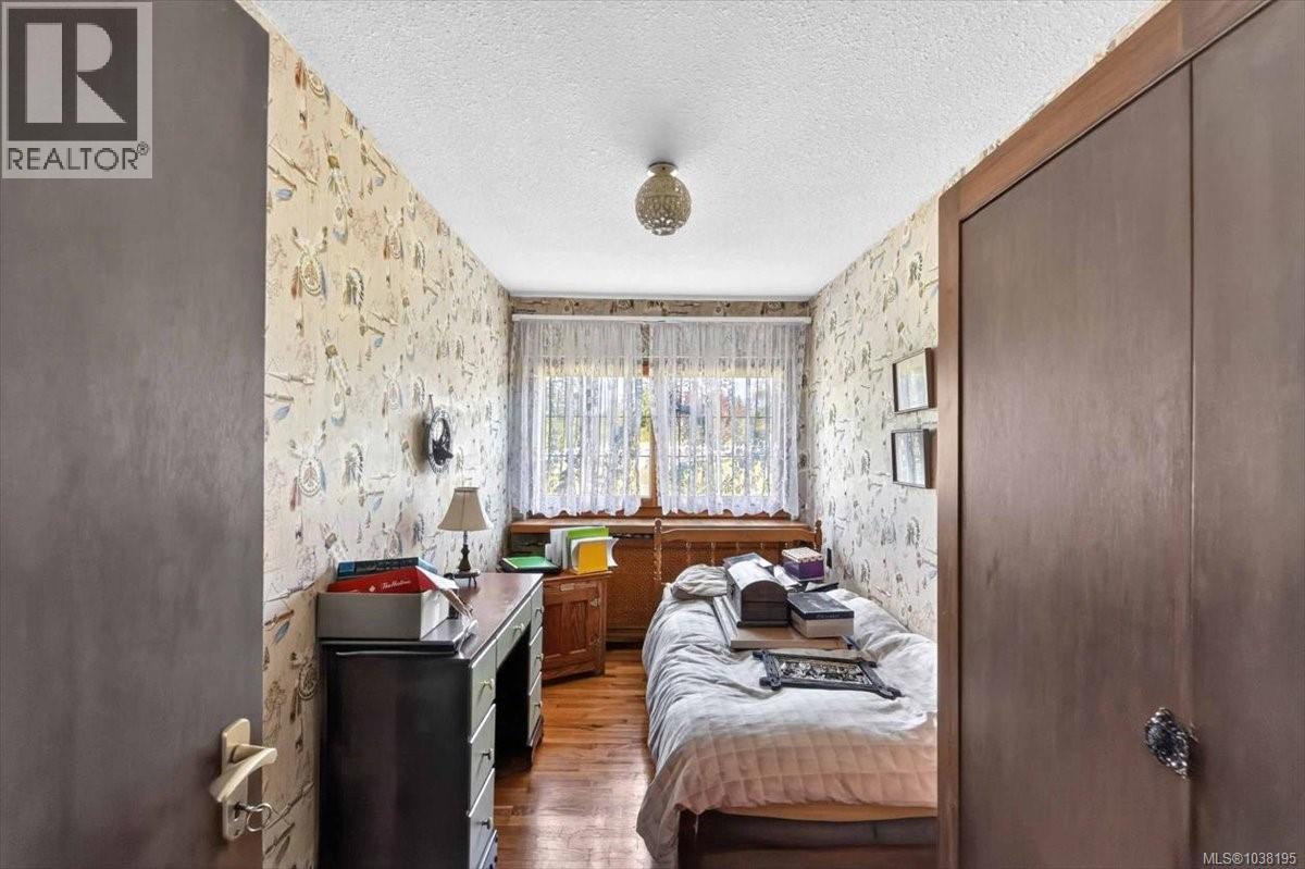 7251 Thompson Rd - Image 44