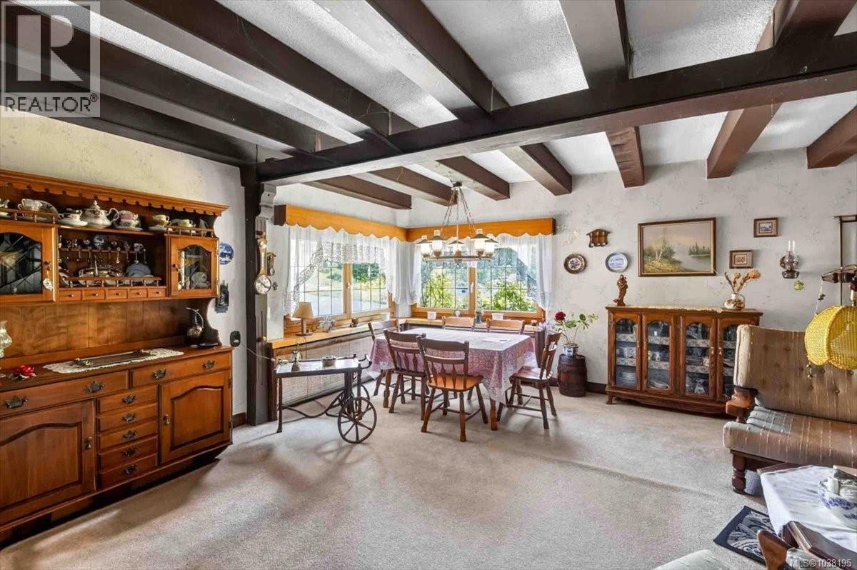 7251 Thompson Rd - 5