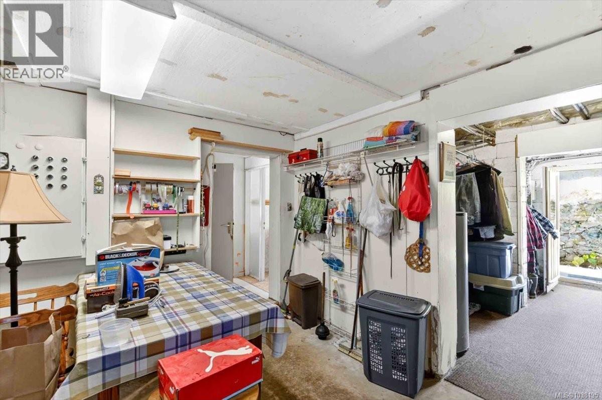 7251 Thompson Rd - Image 53