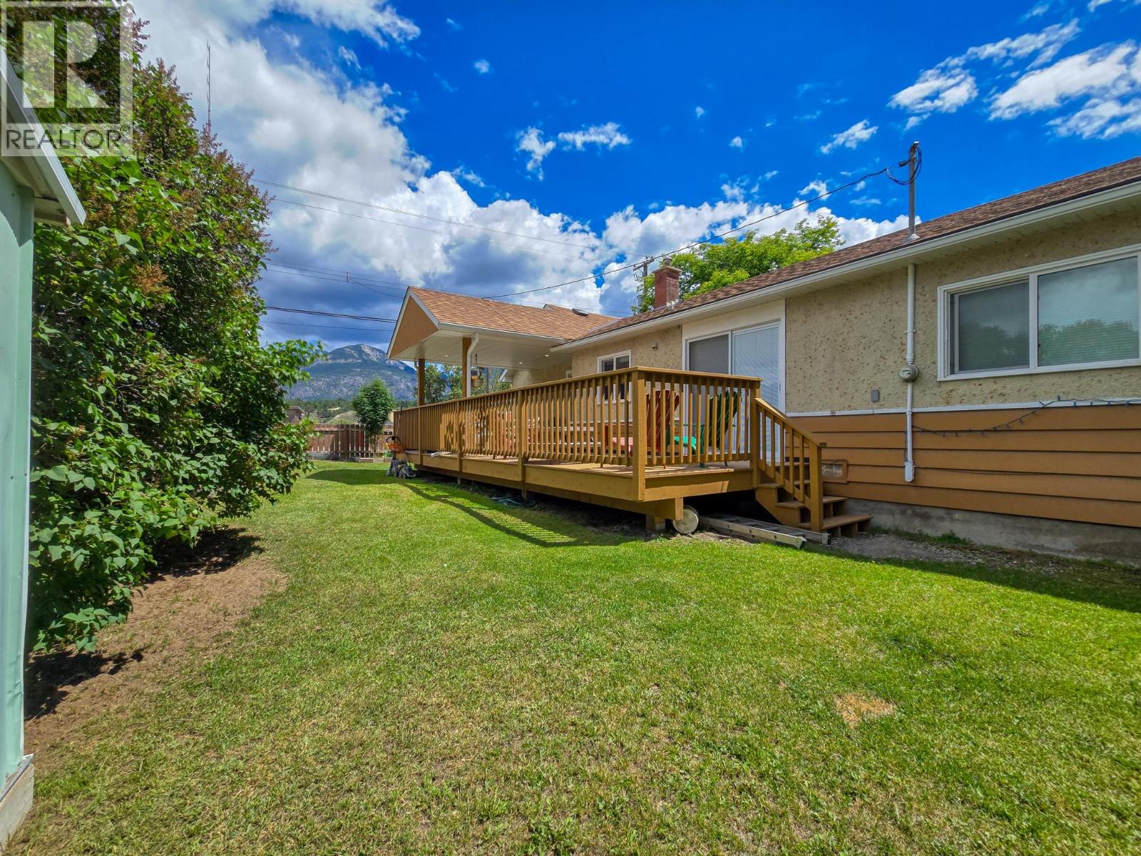 345 PANORAMA Drive - Image 2