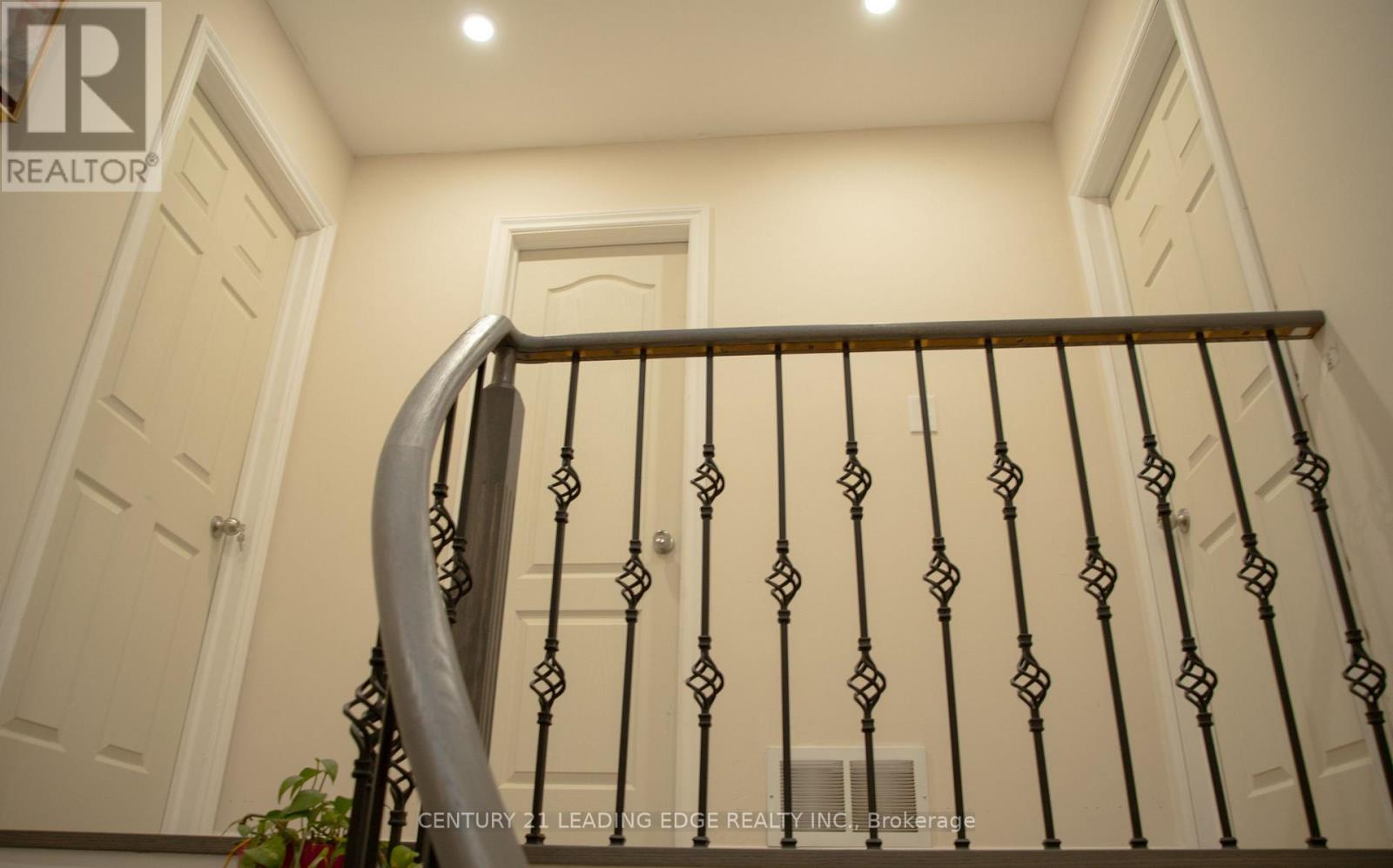 165 STEPHENSON CRESCENT - 9
