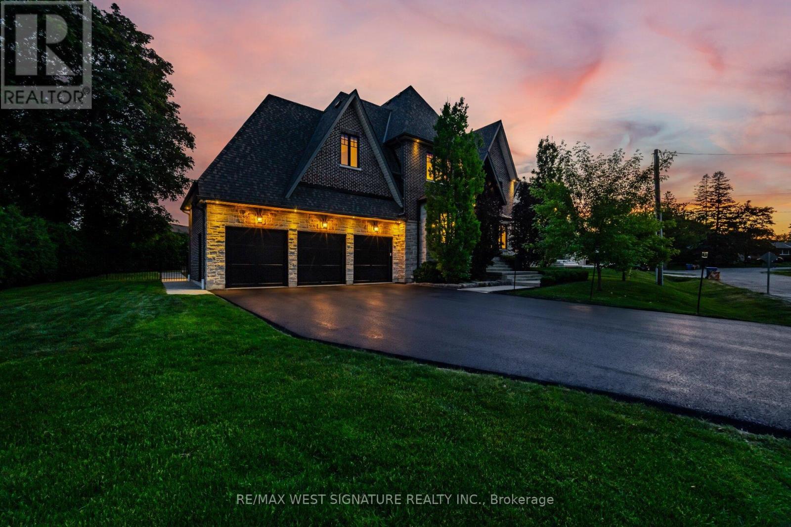 76 LYNWOOD CRESCENT - 2
