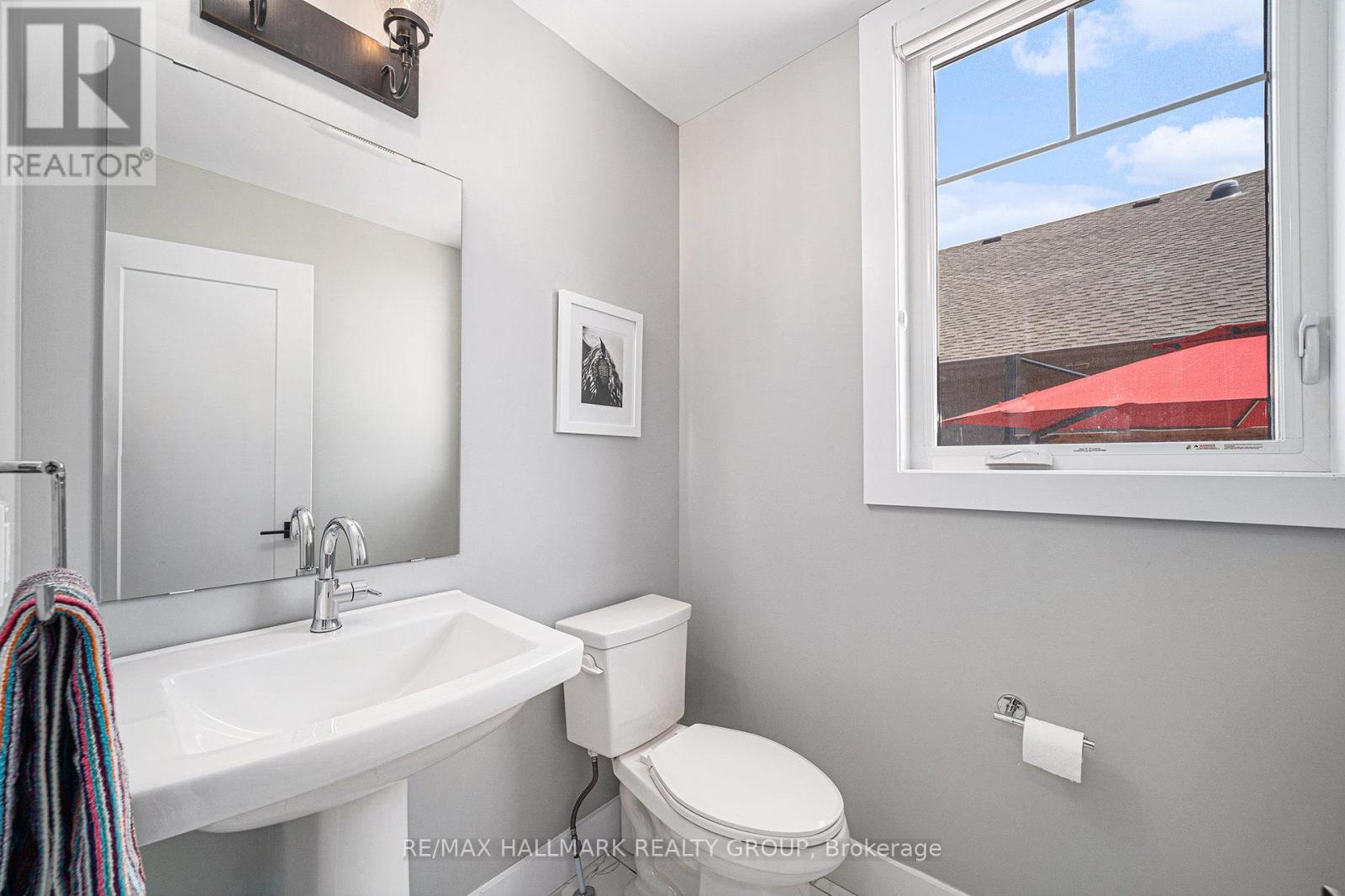 3 Bed, 4 Bath House for Sale in Ottawa – 17 LEEMING DRIVE, Ottawa – MLS# X13450744 - Image 11
