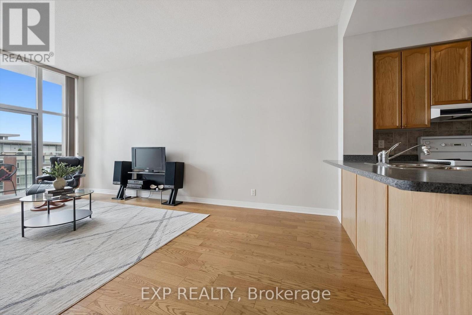 #607 70 PORT STREET E - 12